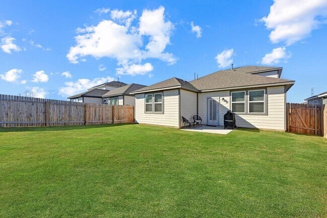 Building Photo - 13309 Silver Blazer Dr