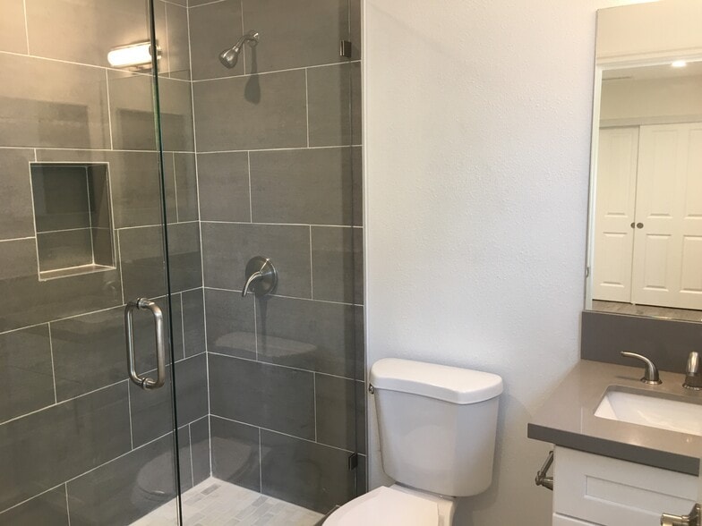 Building Photo - 8630 Lubao Ave