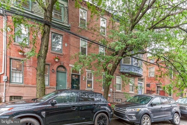 Building Photo - 716 S 21st St