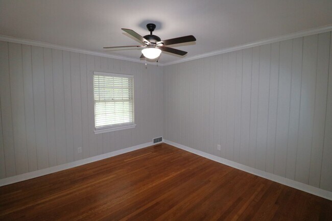 Building Photo - 2832 Monticello Dr