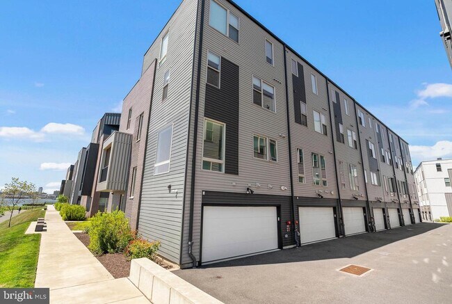 Building Photo - 3213 Birchview Walk