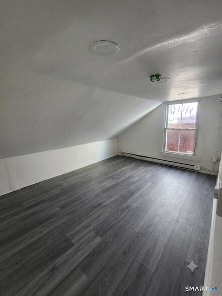 Building Photo - 16 3rd St