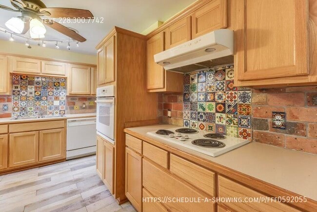 Building Photo - 139 Beachview Ave