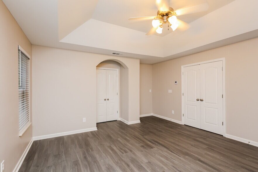 Building Photo - 600 Simonton Crest Dr SE