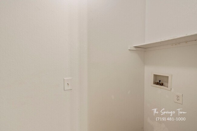 Building Photo - COUNTRYSIDE 3BD/2BA in FOUNTAIN - Security Deposit Waiver Available