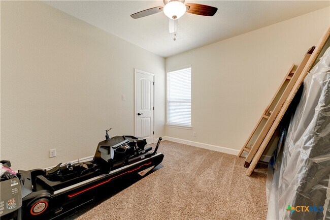 Building Photo - 1040 Vista Dr