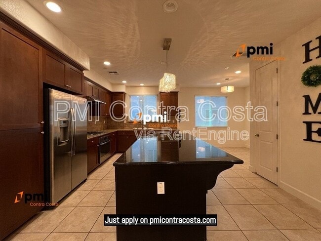 Building Photo - 5217 S Esprit Loop