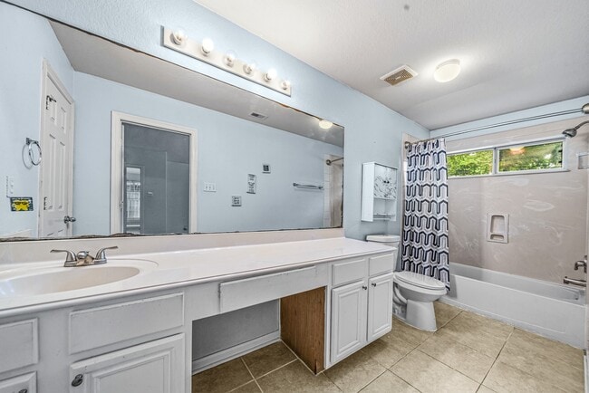 Building Photo - 3521 Lydia St