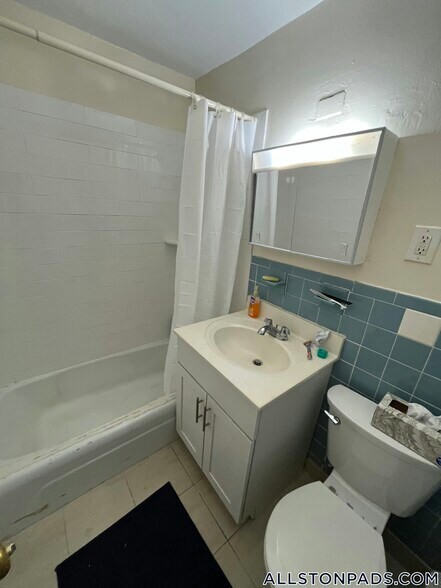 Building Photo - 88 Gardner St