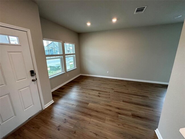 Building Photo - 110 Oakdale Meadows Ln