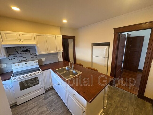 Building Photo - 69 Lexington Ave