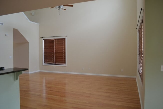 Building Photo - CLOSE TO FT. RILEY, FENCED BACKYARD!