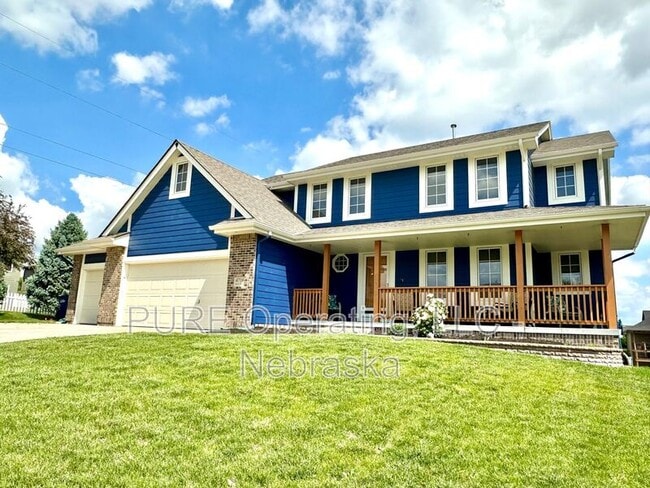 Building Photo - 4716 Sierra St