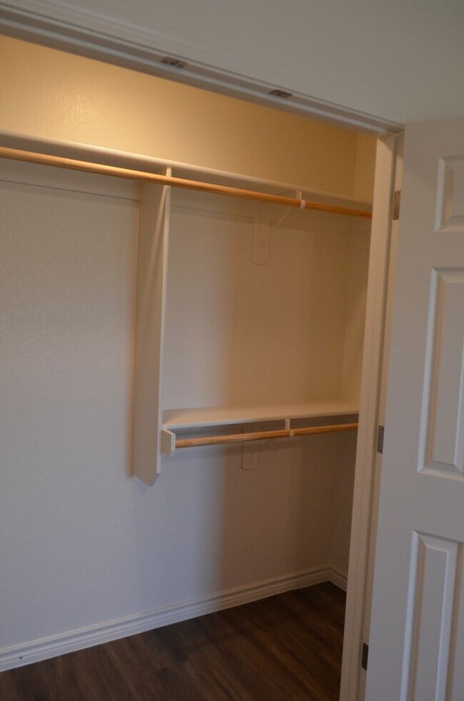 Building Photo - 916 Industrial Ave