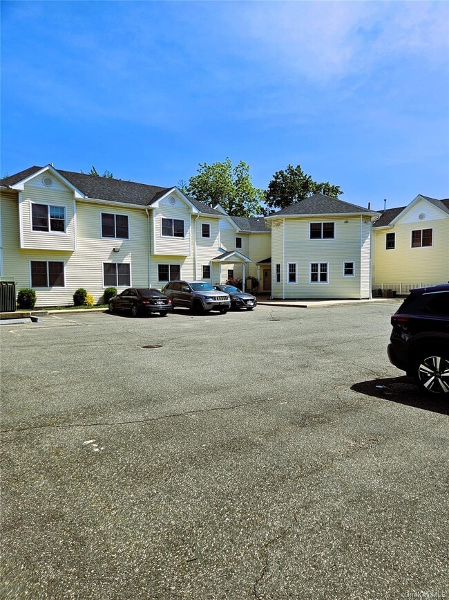 Building Photo - 93 Hempstead Ave