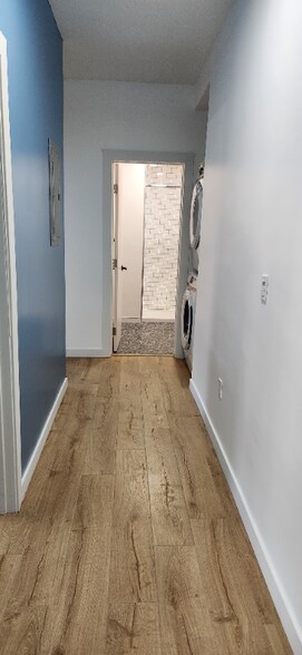 Building Photo - 2103 S Harcourt Ave