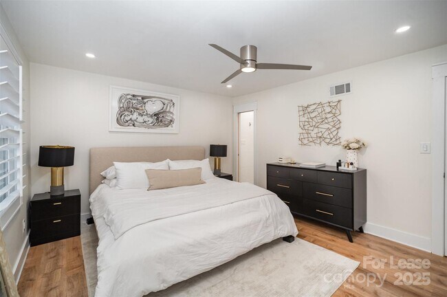 Building Photo - 4611 Hedgemore Dr