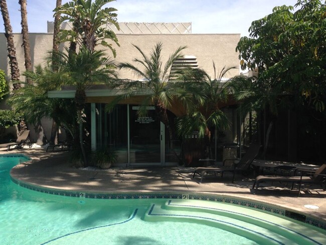 Building Photo - COMPLETELY UPDATED AND REMODELED ENCINO SP...