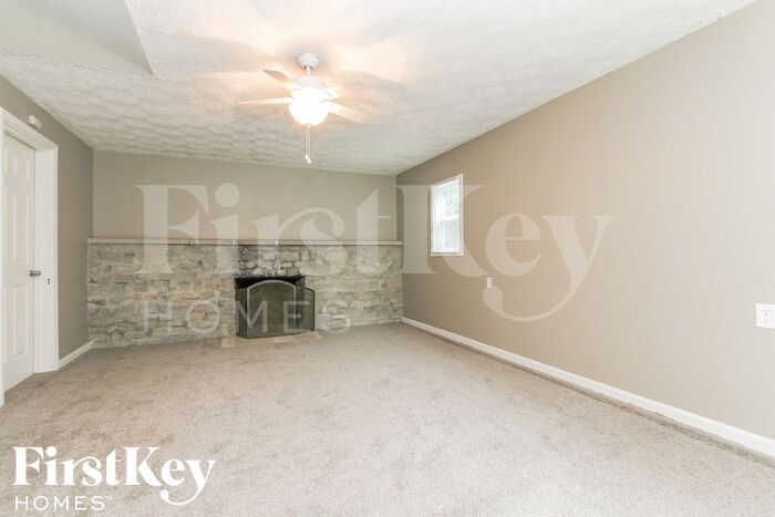 Building Photo - 5452 W Southport Rd