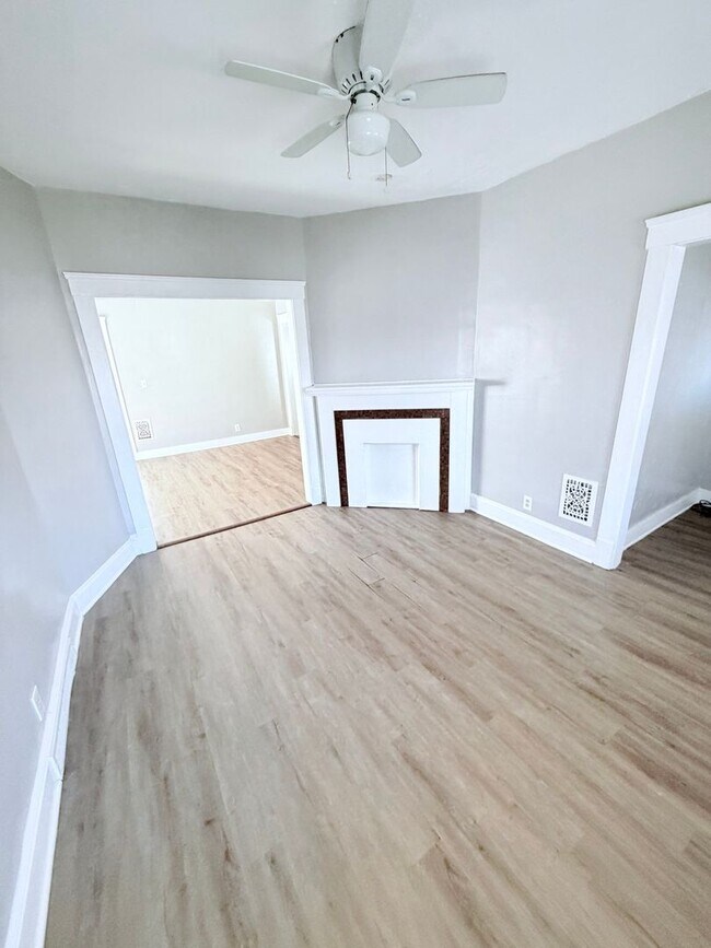 Building Photo - 3914 W 21st St