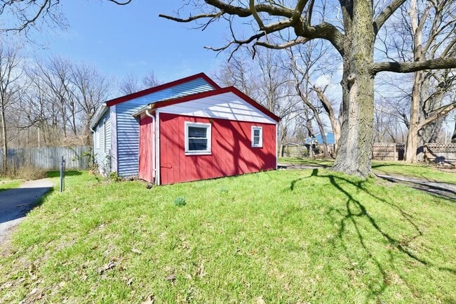 Building Photo - Charming 3-Bedroom Home Near Forest Manor Elementary!