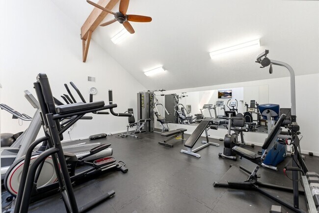 Building Photo - 1041 W Grindelwald Ct
