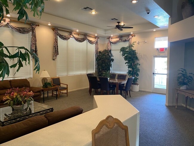 Building Photo - SE!!! Gated!! 2 Bedroom 1st Floor with Bal...