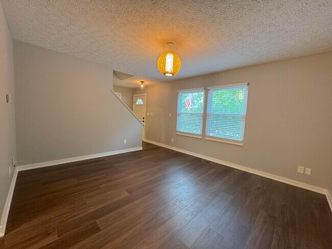 Building Photo - 2113 Smokymill Rd