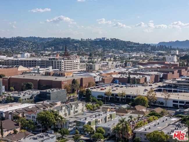 Building Photo - 361 Salem St