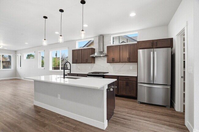 Building Photo - $3,940.95 - 3 Bed, 2.5 Bath Townhome In Denver with Central AC and Outdoor Space!
