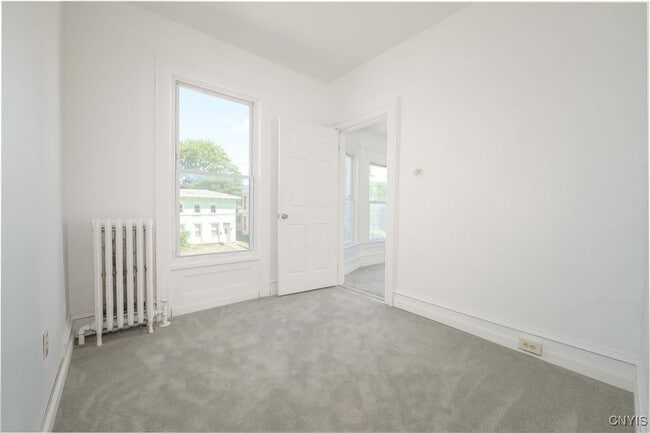 Building Photo - 50 E 4th St