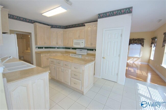 Building Photo - 209 Bridgeway Cir
