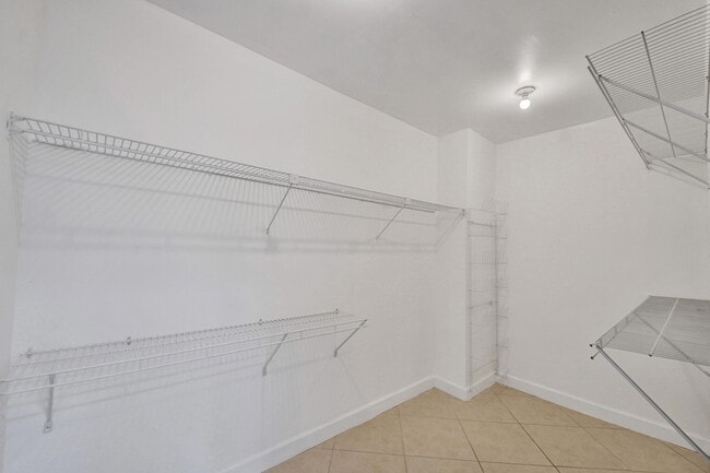 Building Photo - 3800 N Hills Dr