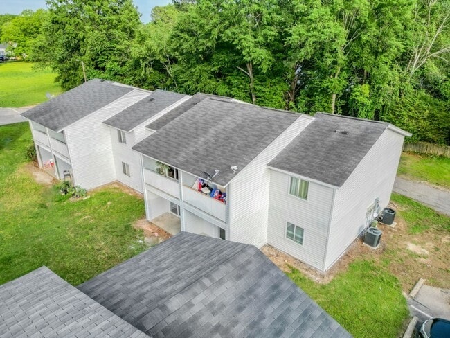 Building Photo - 363 Railroad St