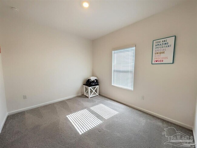 Building Photo - 6622 Sun Tree Cir