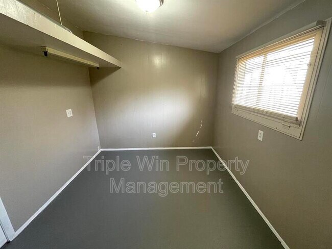 Building Photo - 410 Ridge Dr