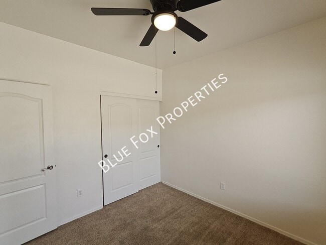 Building Photo - 5322 W Olivine Dr