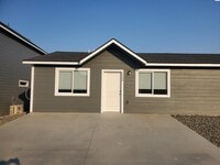 Building Photo - Brand new for rent