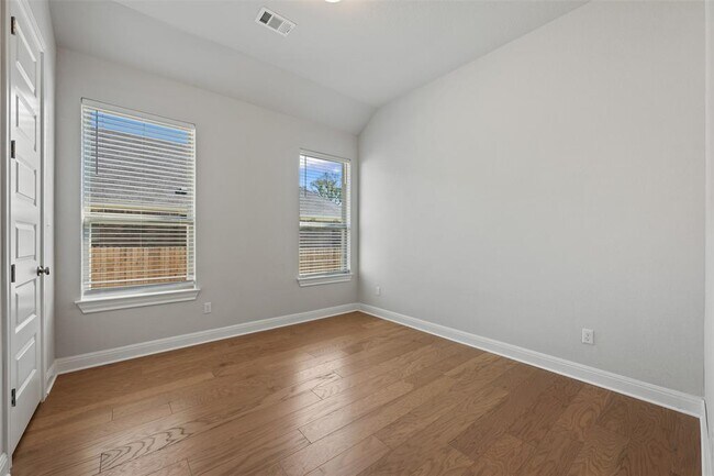 Building Photo - 686 Treadwell Ln