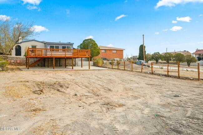 Building Photo - 2606 Justus St