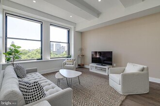 Building Photo - 150 S Independence Mall W