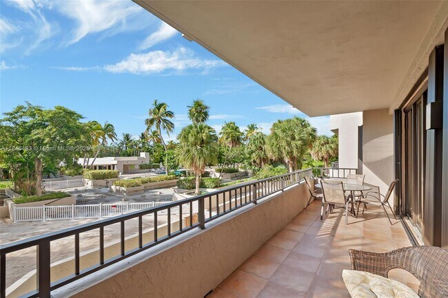 Building Photo - 151 Crandon Blvd