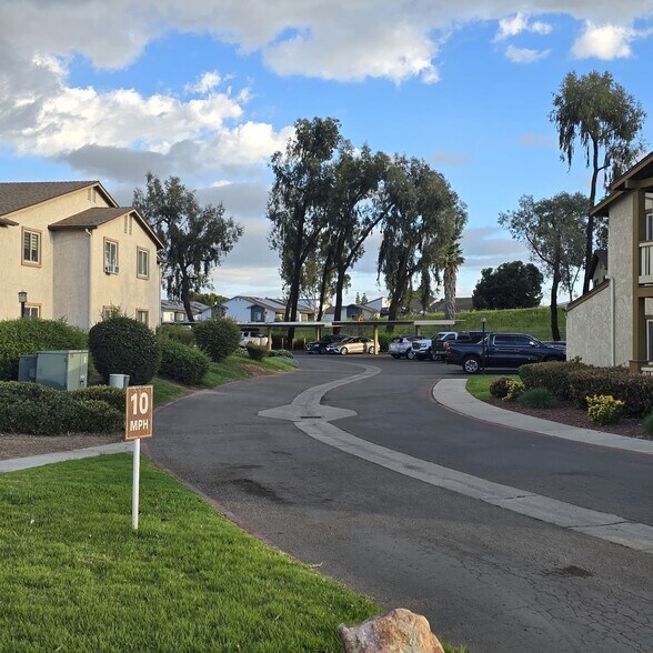 Building Photo - 1423 Graves Ave