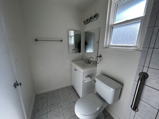 Building Photo - DON'T MISS OUT! HOME AVAILABLE BEGINNING OF MAY