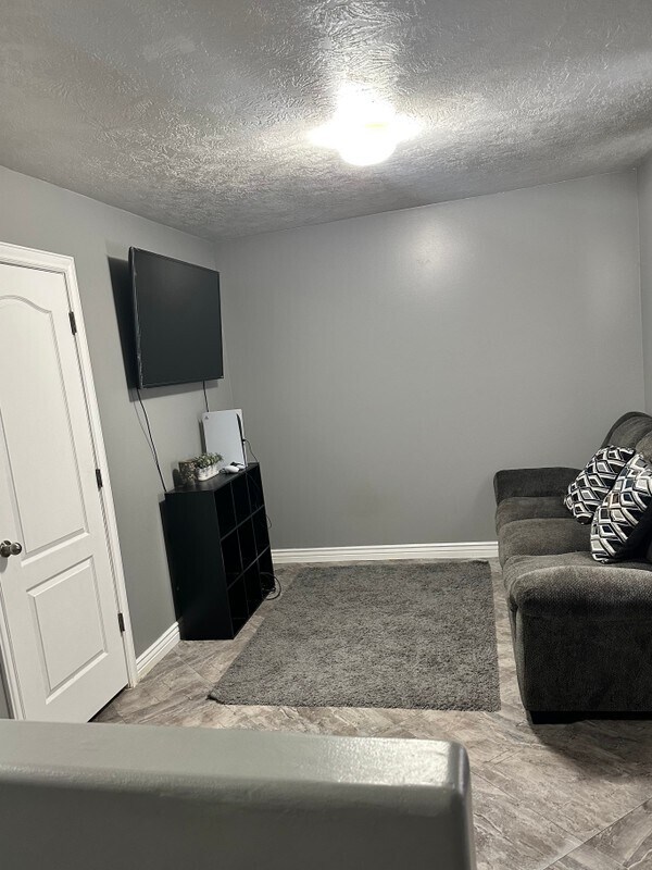 Building Photo - 1312 Archmore Dr