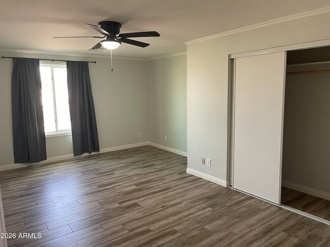 Building Photo - 3511 E Greenway Ln