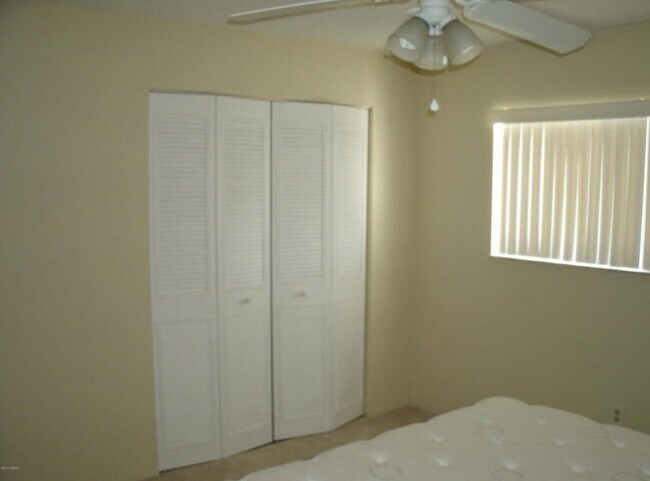 Building Photo - 55 Vining Ct