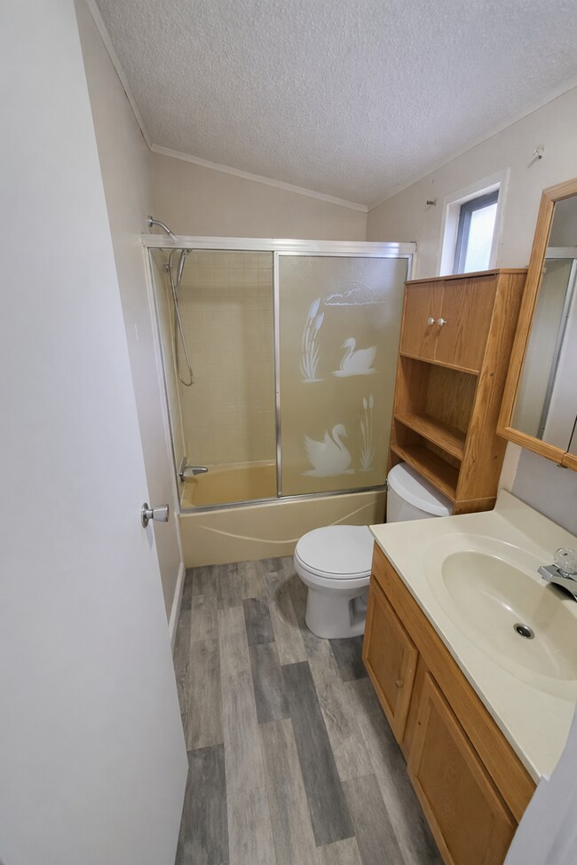 Building Photo - Charming 2BR / 2BA Home in Quiet Silver Springs Neighborhood