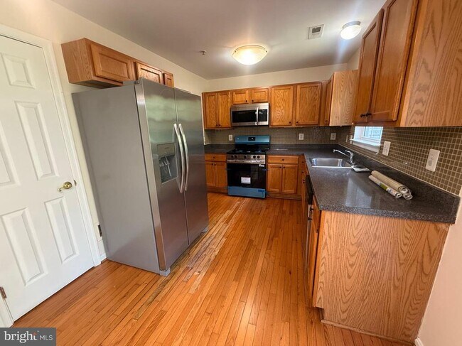 Building Photo - 4805 Springmaid Ln