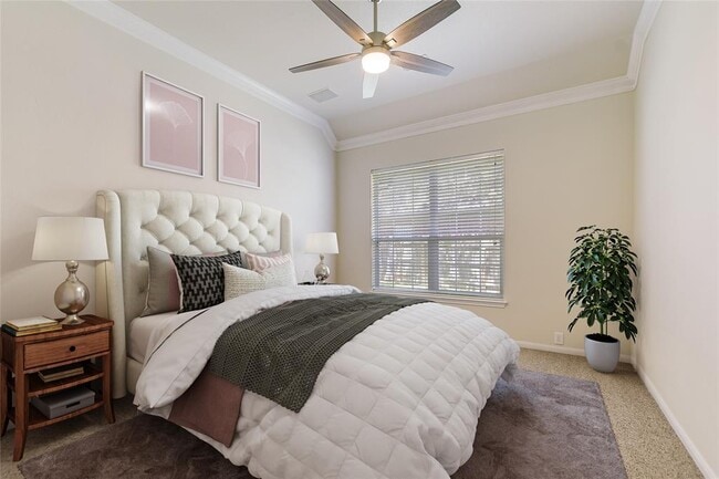 Building Photo - 10030 Estancia Ln